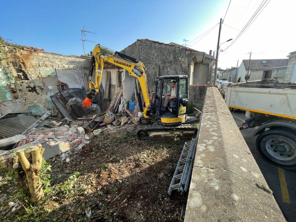 Démolition d’un atelier à Bordeaux quartier Saint Augustin