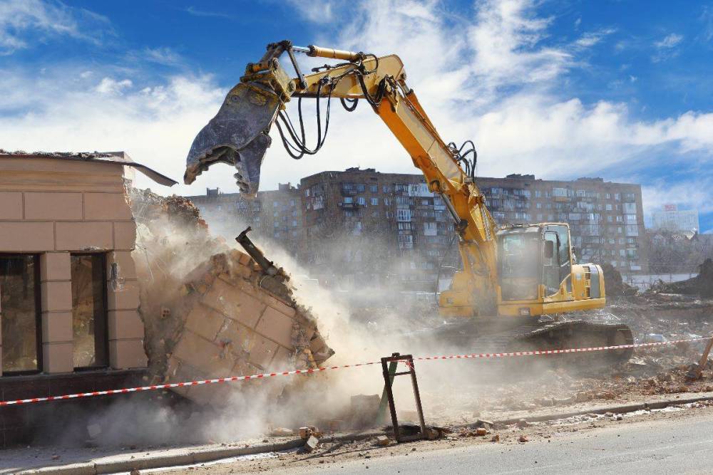 Coût d'une démolition de maison ancienne avec une pelleteuse à Bordeaux