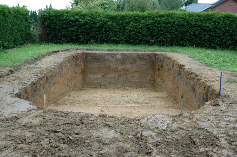 Entreprise de démolition pour piscine en béton creusée à Bordeaux